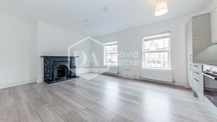 1 Bedroom Apartment To Rent In Ferme Park Road, Stroud Green, London, N4