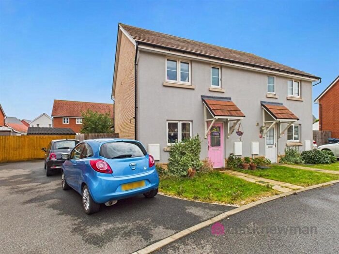 3 Bedroom Semi-Detached House For Sale In Wattle Road, Gilden Park, Old Harlow, CM17