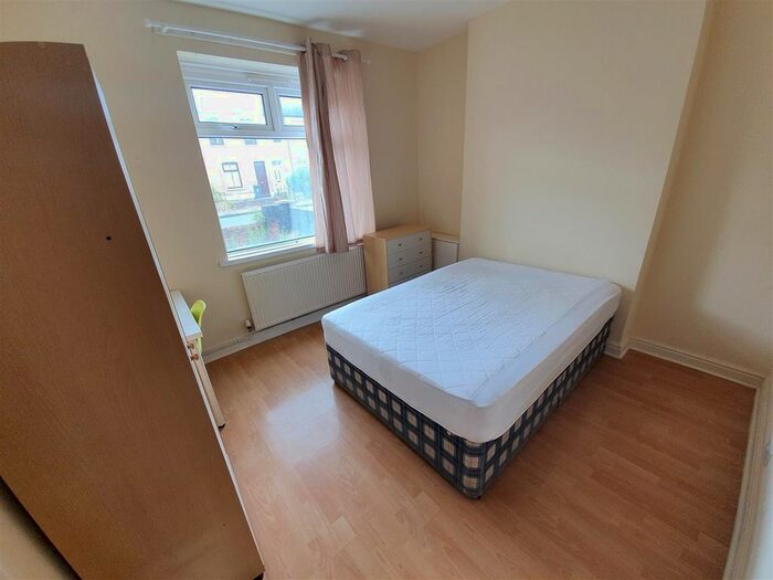 6 Bedroom Terraced House To Rent In Richards Street, Cathats, Cardiff, CF24