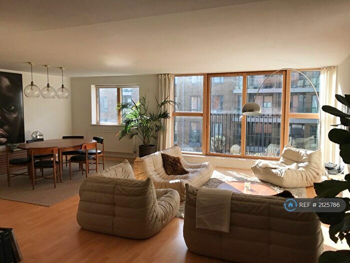 1 Bedroom Flat To Rent In Copenhagen Place, London, E14