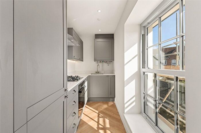 1 Bedroom Flat For Sale In Flat The Atelier, Upper High Street, Winchester, Hampshire, SO23