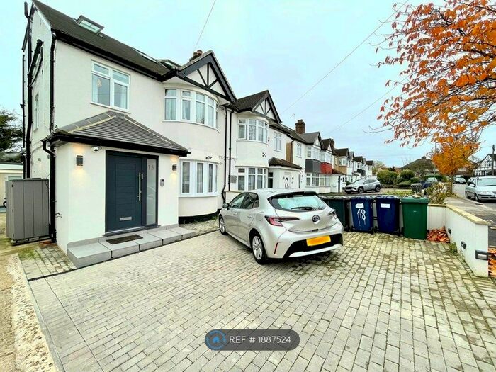 5 Bedroom Semi-Detached House To Rent In Windsor Avenue, Edgware, HA8