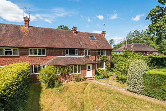 4 Bedroom Semi-Detached House For Sale In Guildford Road, Cranleigh, GU6