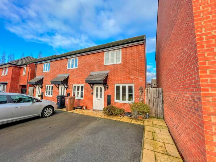 2 Bedroom End Of Terrace House To Rent In Milfoil Avenue, Lincoln, LN1
