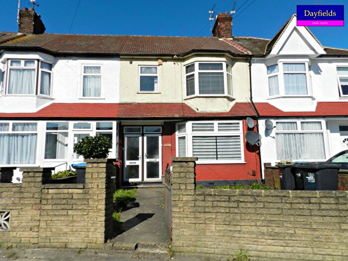 1 Bedroom Flat To Rent In Lincoln Road, Enfield, EN1