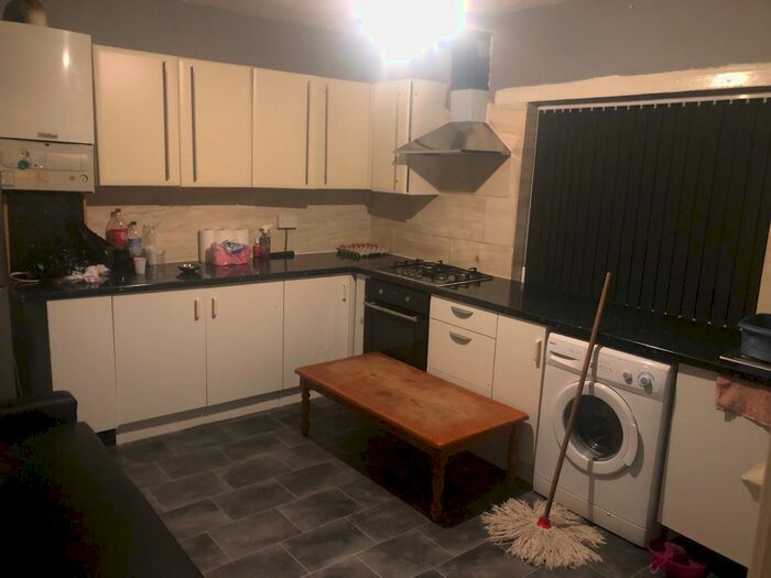 3 Bedroom Flat To Rent In Birchfield Road, Perry Barr, B20