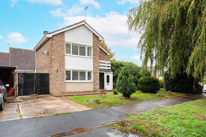 3 Bedroom Detached House For Sale In Plumtrees, Oulton Broad, NR32