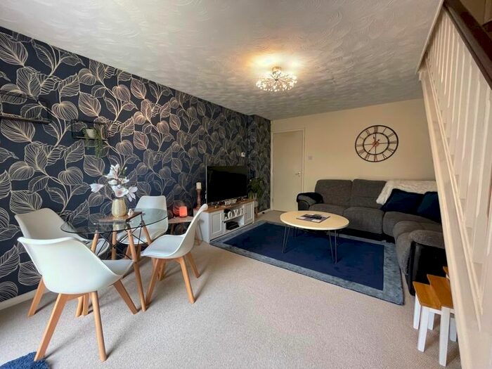 2 Bedroom Property To Rent In Waterside Close, Quedgeley, Gloucester, GL2