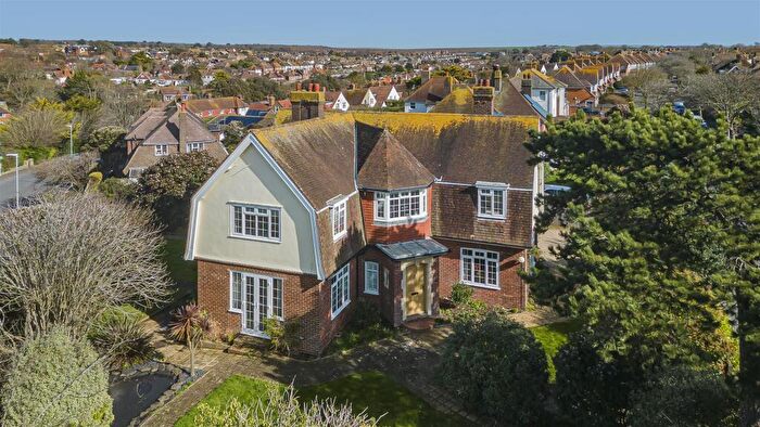 4 Bedroom Detached House For Sale In Grove Road, Seaford, BN25