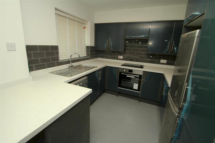2 Bedroom Flat To Rent In Elstree Rd, Woodhall Farm, Hemel Hempstead HP2