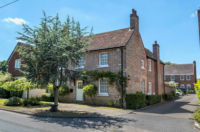 4 Bedroom Detached House For Sale In The Forge, Northaw, EN6