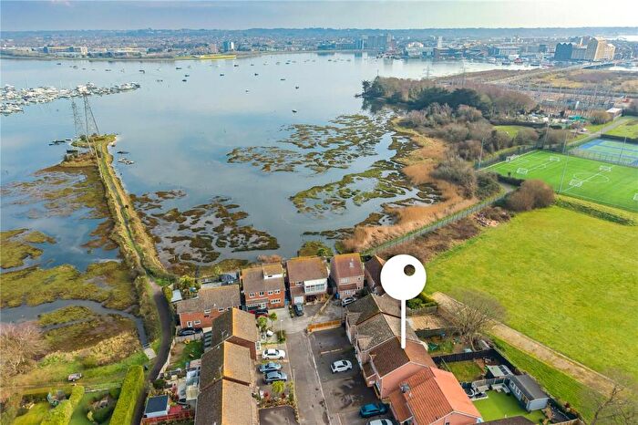 3 Bedroom Detached House For Sale In Hinchliffe Road, Poole, BH15