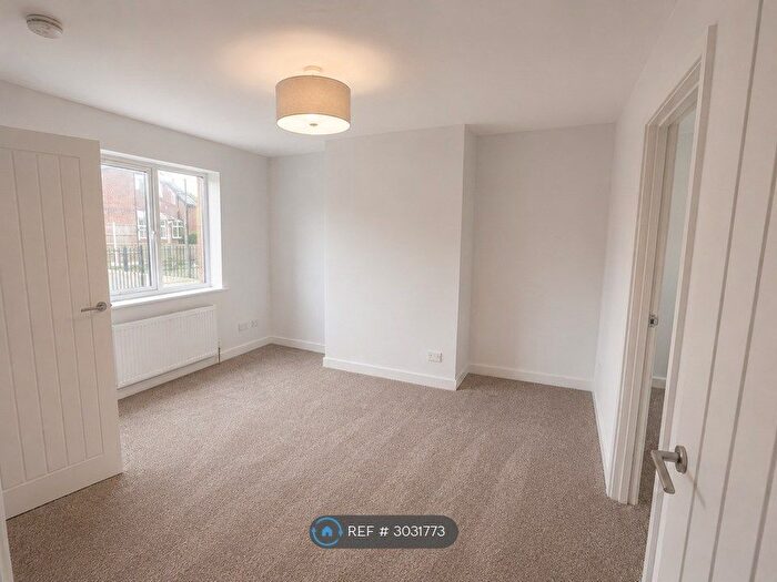 2 Bedroom End Of Terrace House To Rent In Surrey St, Doncaster, DN4