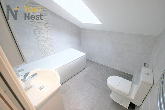 2 Bedroom Apartment To Rent In Flat, Park View, Headingley., LS6
