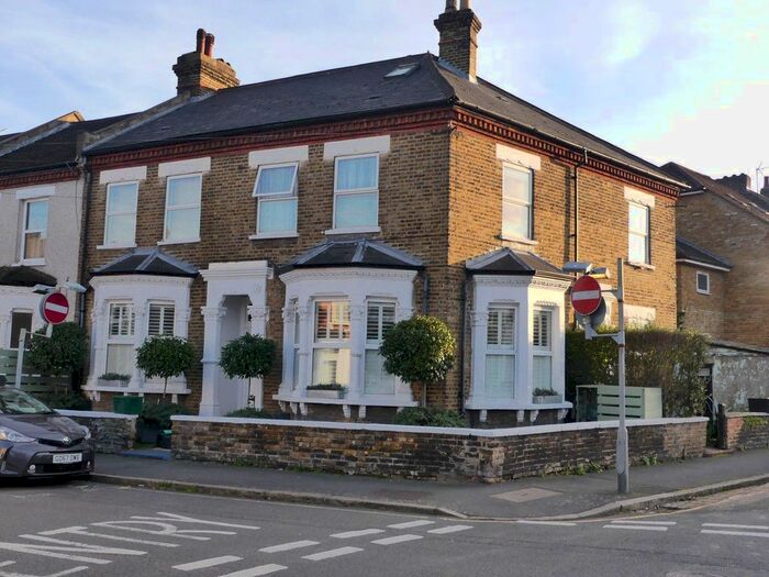 1 Bedroom Flat To Rent In Glebe Road, Bromley BR1