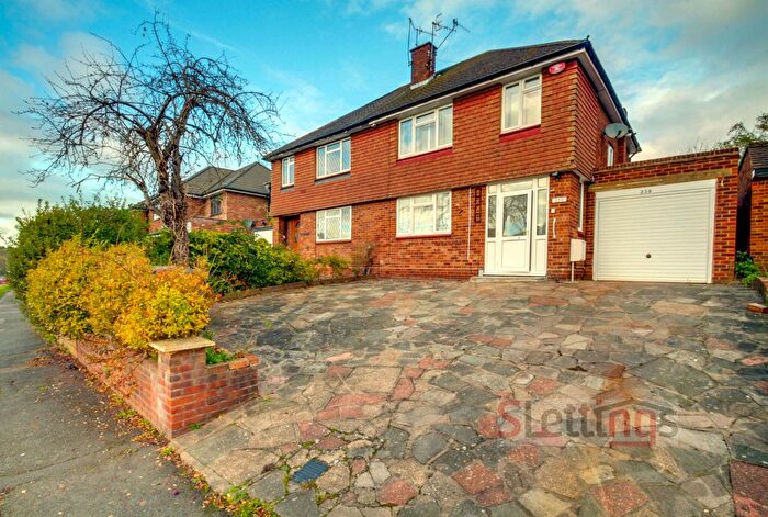 3 Bedroom Semi-Detached House To Rent In Park Avenue, Bushey, WD23