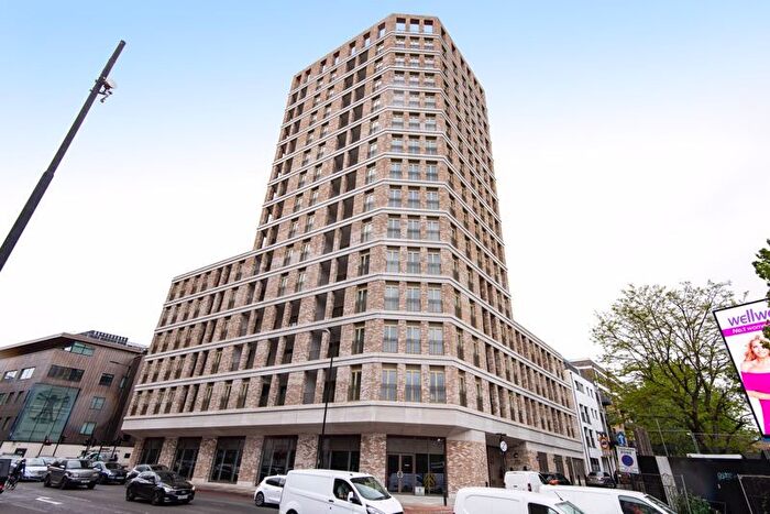 2 Bedroom Flat To Rent In Ensign Court, Ensign Street, London, E1