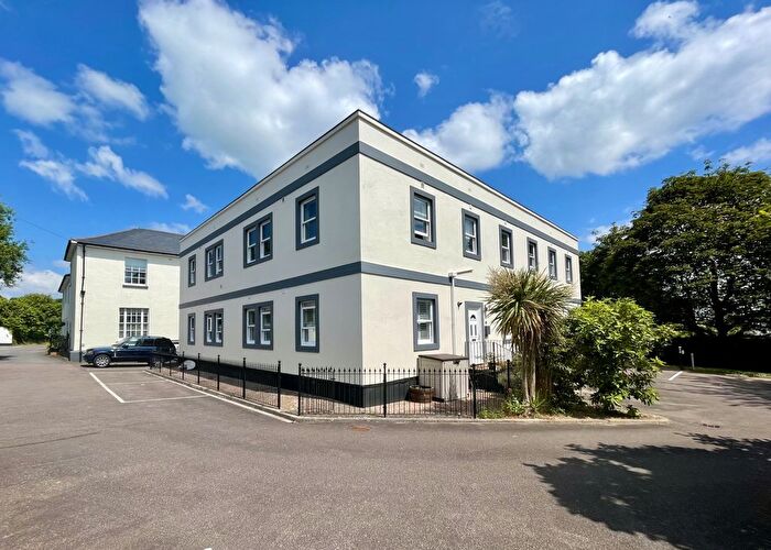 2 Bedroom Flat For Sale In Isleworth Road, St.Thomas, EX4