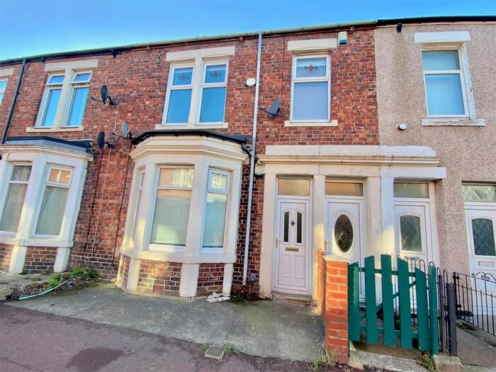 2 Bedroom Flat To Rent In Station Road, Bill Quay, Gateshead, NE10