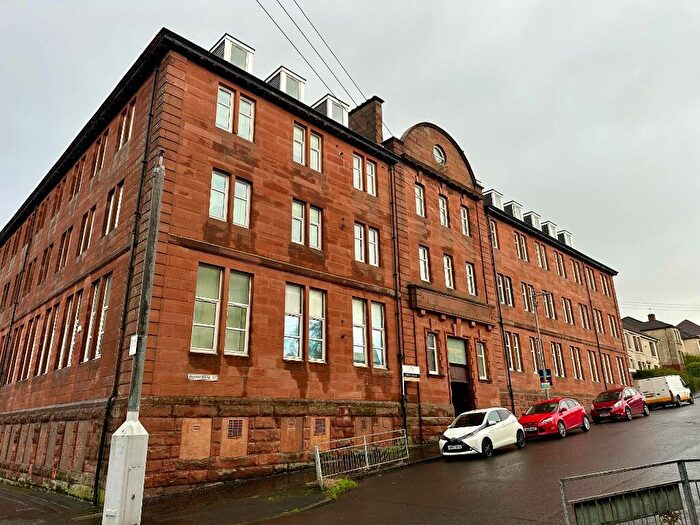 2 Bedroom Flat To Rent In Quarrybrae Street, Tollcross, Glasgow, G31