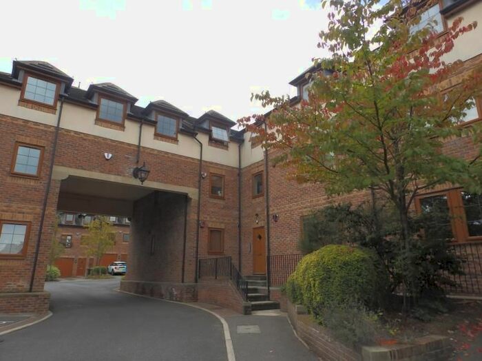 2 Bedroom Flat To Rent In Highfield Court, Dewsbury Road, Ossett WF5