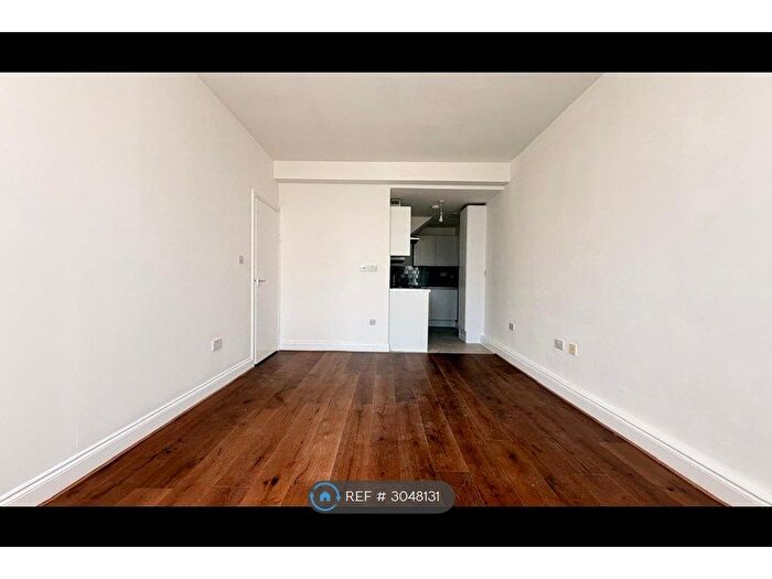 1 Bedroom Flat To Rent In Tooting High St, London, SW17