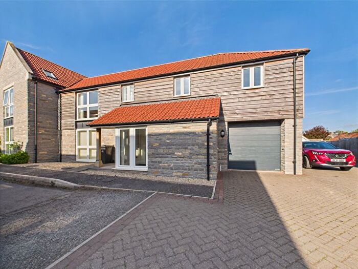 4 Bedroom Semi-detached House For Sale In Lisona Court, Somerton, TA11