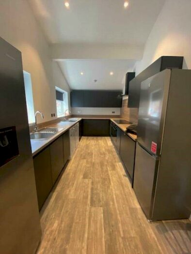 8 Bedroom Terraced House To Rent In Cawdor Road, Fallowfield, M14