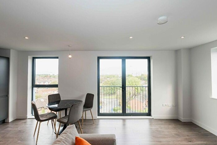 2 Bedroom Apartment To Rent In Cross Lane, Manchester, Greater Manchester, M5