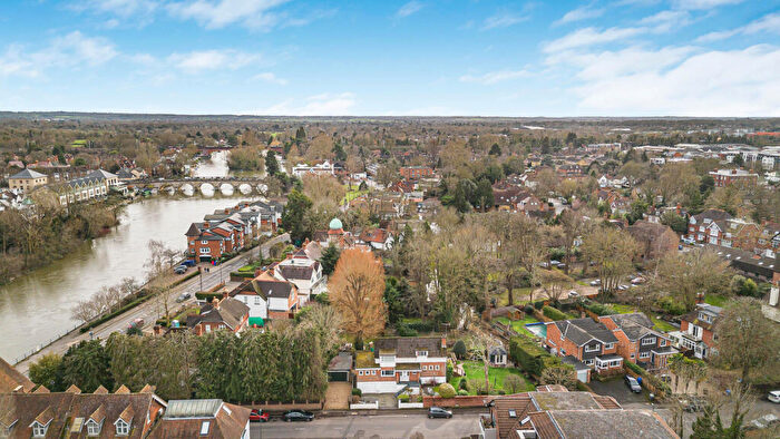 5 Bedroom Detached House For Sale In Ray Park Road, Maidenhead, SL6