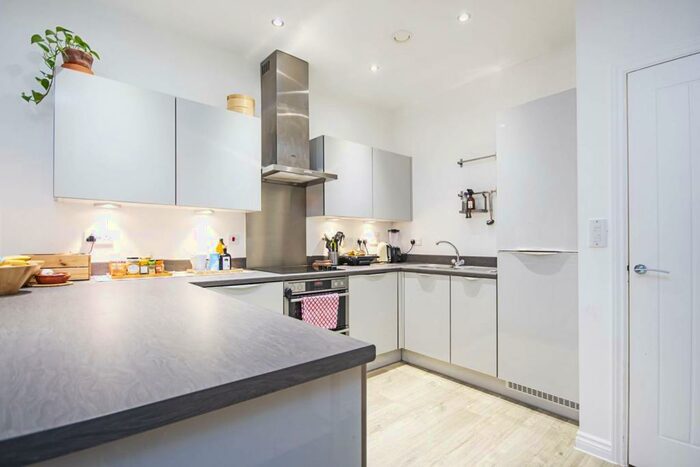 3 Bedroom Flat To Rent In Woodmill Road, Hackney, London, E5