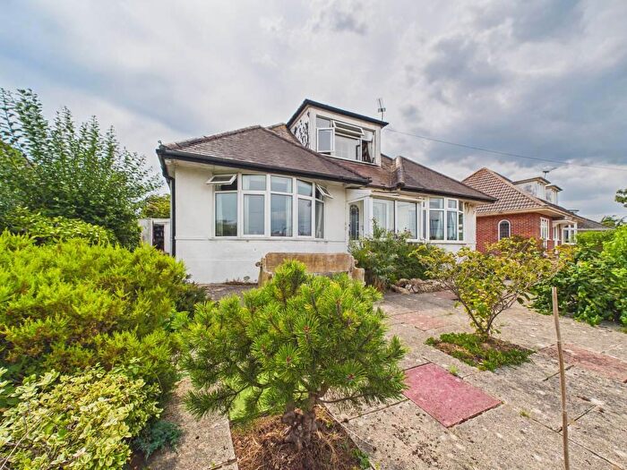 3 Bedroom Bungalow For Sale In Iford Lane, Bournemouth, Dorset, BH6