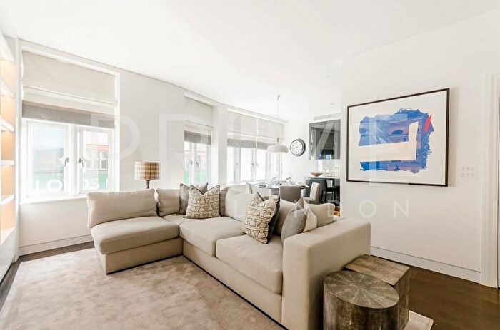 2 Bedroom Flat To Rent In Duke Street, Mayfair, London, W1K