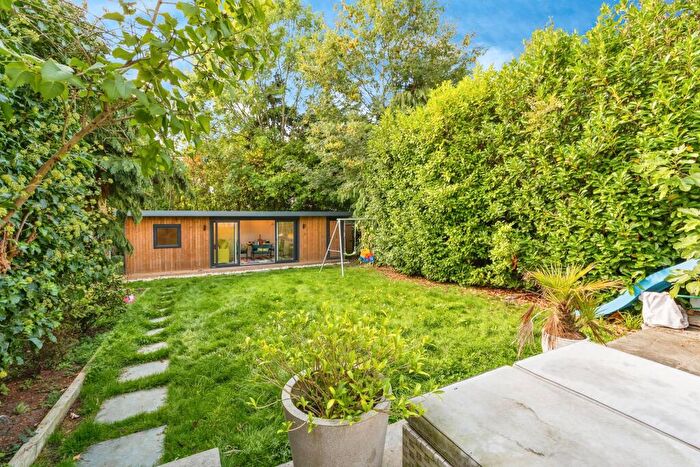 4 Bedroom Semi-Detached House For Sale In The Reddings, London, NW7