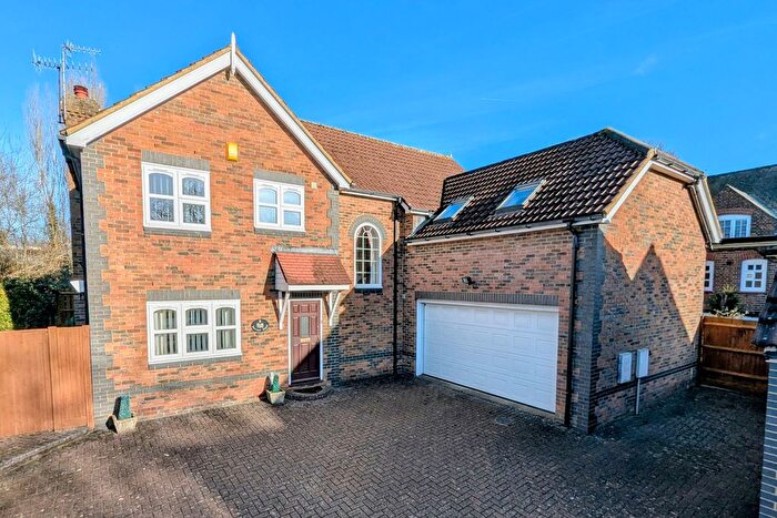 5 Bedroom Detached House For Sale In Bayley Mead, St. Johns Road, Hemel Hempstead, HP1