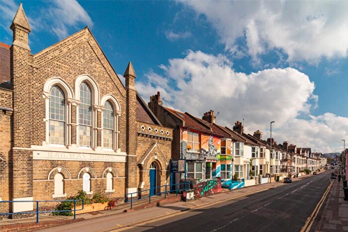 2 Bedroom Flat To Rent In Viaduct Road, Brighton, East Sussex, BN1