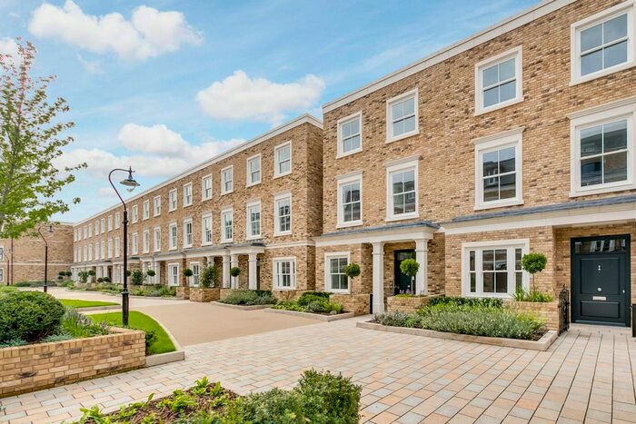 4 Bedroom Detached House To Rent In Palladian Gardens, Chiswick, London, Uk, W4