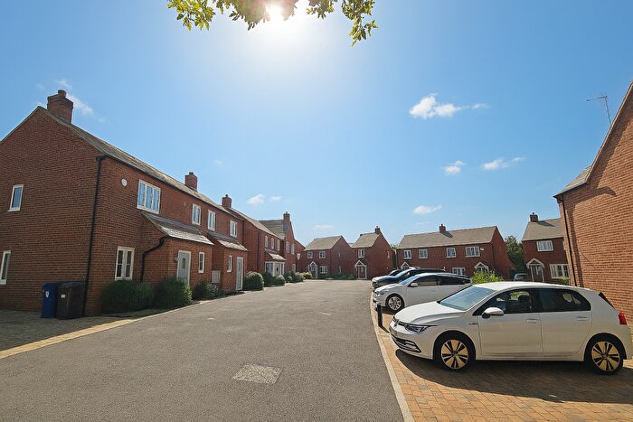 2 Bedroom Semi Detached House To Rent In Buckhurst Close, OX16