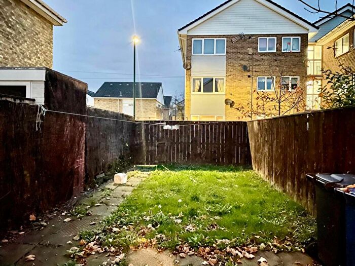 3 Bedroom Semi-Detached House To Rent In Raeburn Rd, Harton, NE34