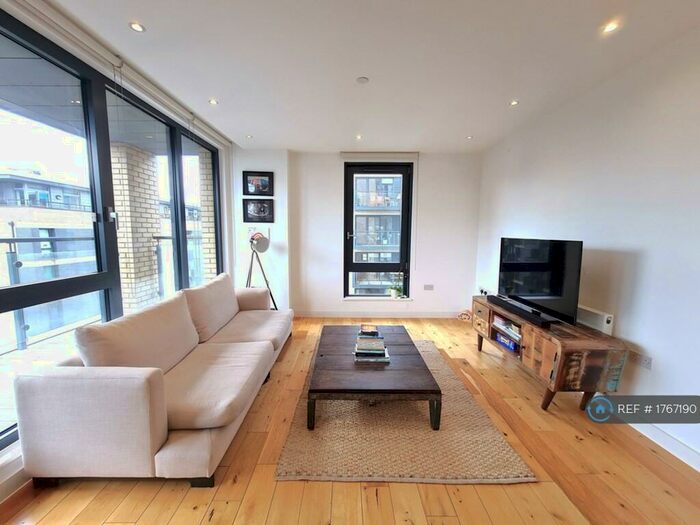 2 Bedroom Flat To Rent In Grand Regent Tower, London, E2