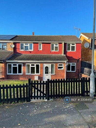 6 Bedroom Semi-Detached House To Rent In Julius Gardens, Luton, LU3