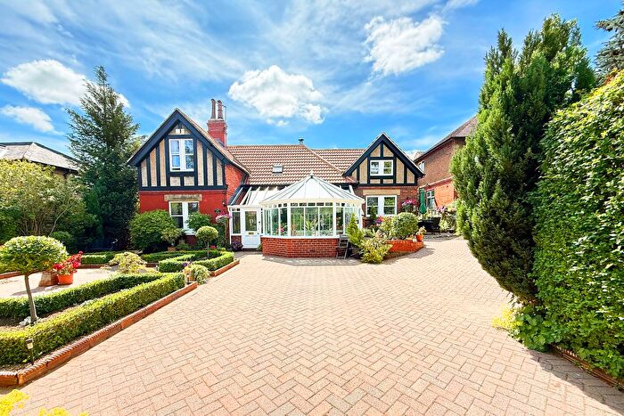 4 Bedroom Detached House For Sale In The Cottage, Off Cold Bath Road, Harrogate, HG2