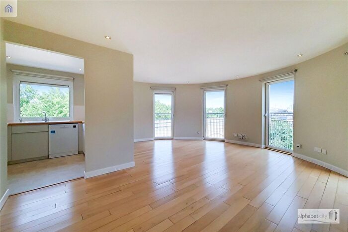 2 Bedroom Flat To Rent In Rogers Court, Premiere Place, London, E14