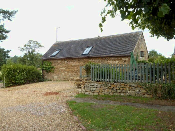 1 Bedroom Barn Conversion To Rent In Main Road, Broughton, OX15