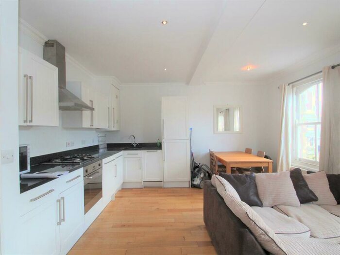 4 Bedroom Flat To Rent In Northcote Road, London, SW11