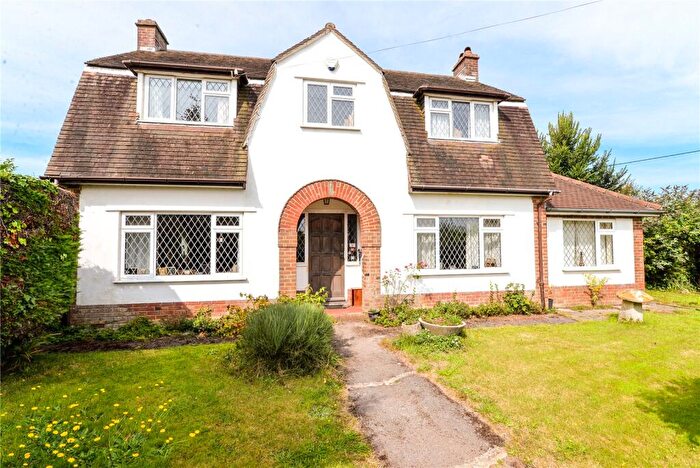 4 Bedroom Detached House For Sale In Christchurch Bay Road, Barton On Sea, New Milton, Hampshire, BH25