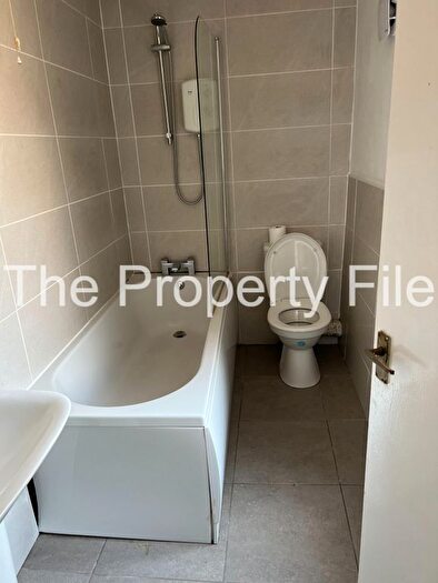 2 Bedroom Flat To Rent In Northenden Road, Sale, M33