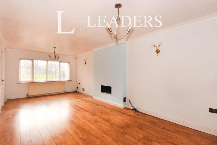 4 Bedroom Semi-Detached House To Rent In Rotherham Road, CV6
