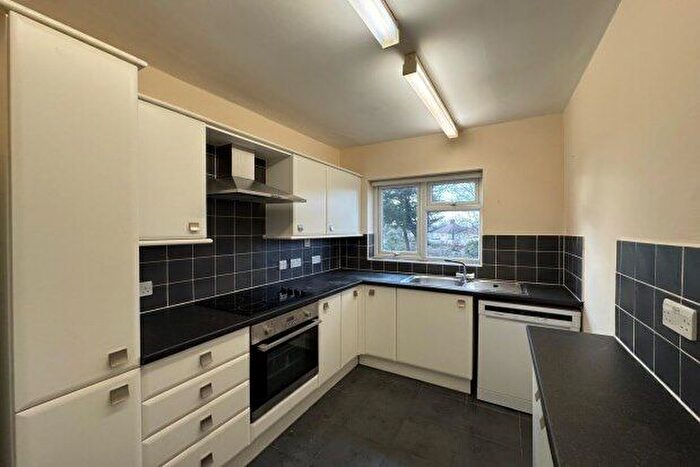2 Bedroom Flat To Rent In Queens Drive Grosvenor Court, Liverpool, L15