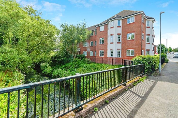 2 Bedroom Flat For Sale In Tame Crossing, Wednesbury, WS10
